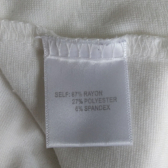 Rose + Olive Pleated Short Sleeve Top M White Pattern - Picture 4 of 16